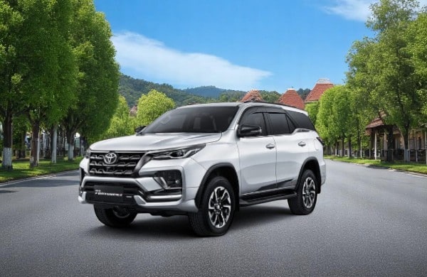 Rental Mobil Murah Toyota Fortuner Ngawi
