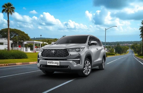 Rental Mobil Murah Toyota Zenix Malang